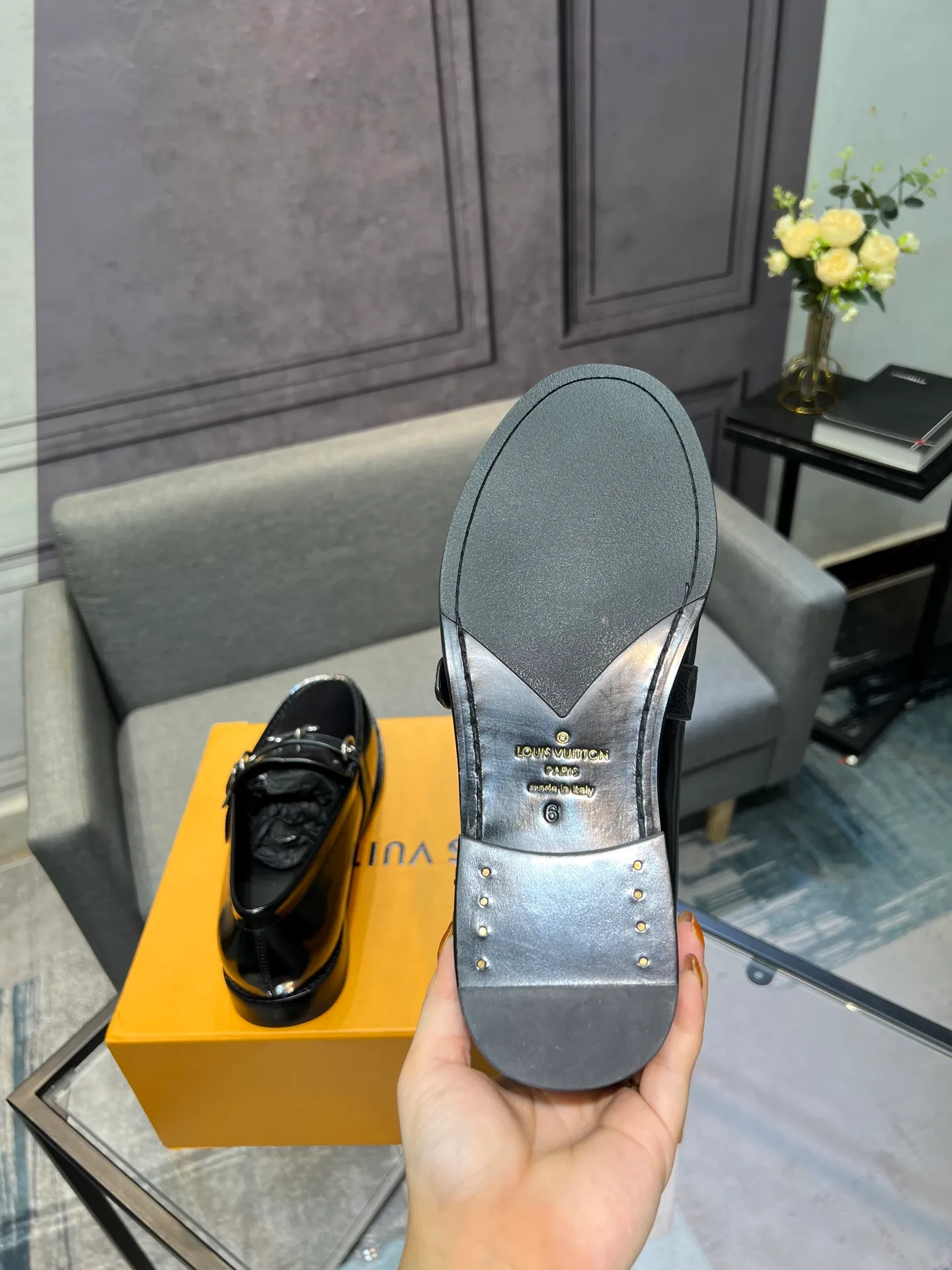 Men's shoes 💰960 LV top luxury brand, high-quality men's business formal leather shoes, imported genuine leather soles! Customized imported leather, the first layer of open-edge beaded lacquered cowhide, the texture is incomparable, the imported cowhide lining, high-end high-end shoes, don't miss it! size:39-44 (Male 38 45 46 customized)